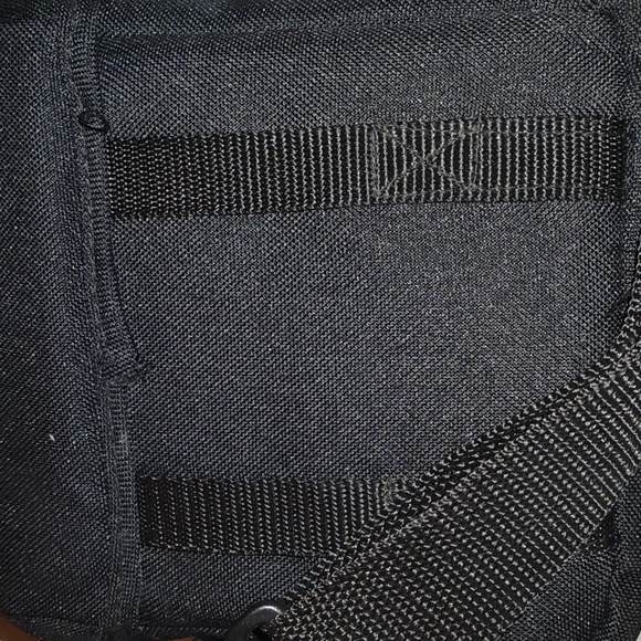 Vintage Canon camera and Canon bag with brush cleaner - Picture 13 of 13